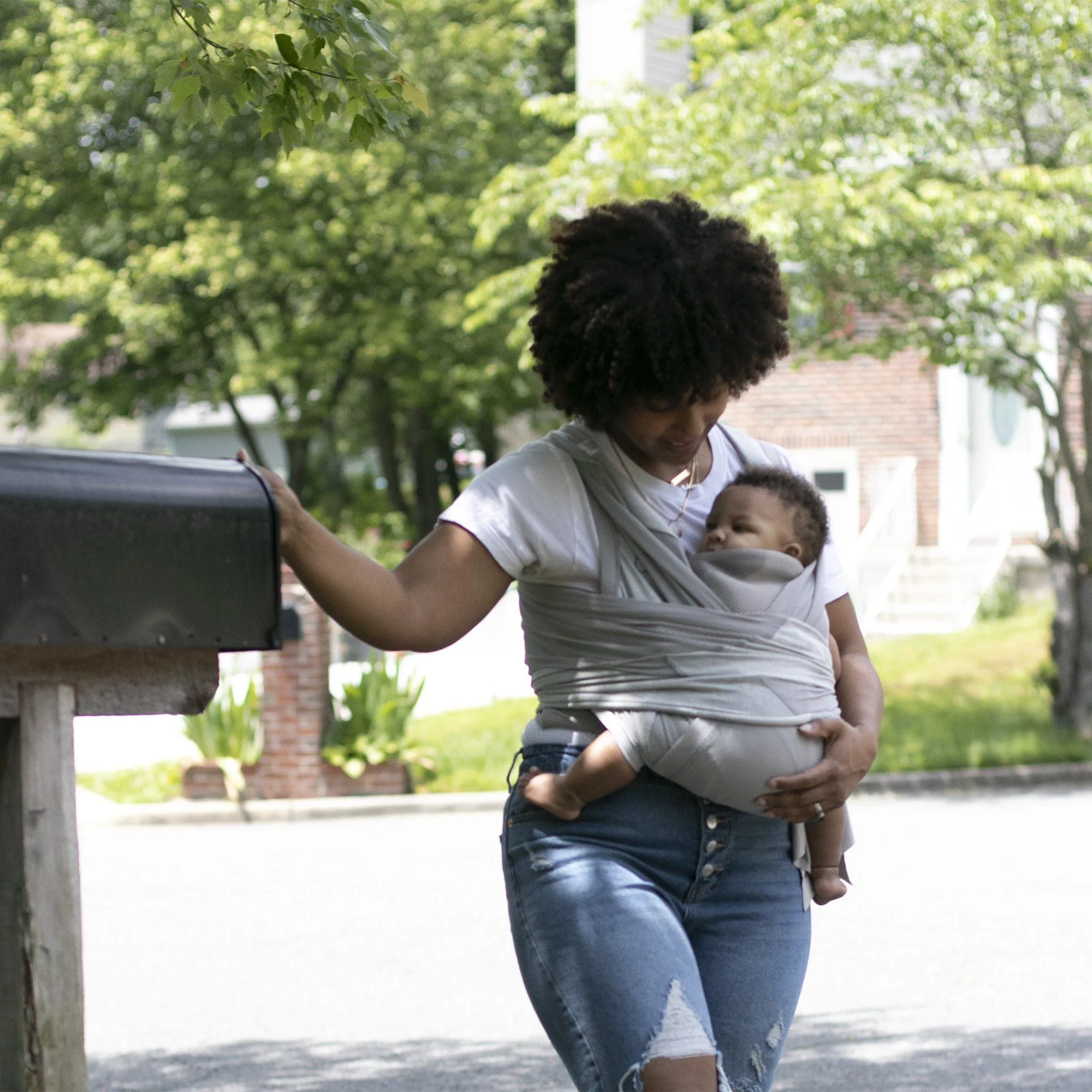 Bobby ComfyHug® Hybrid Newborn Baby Carrier