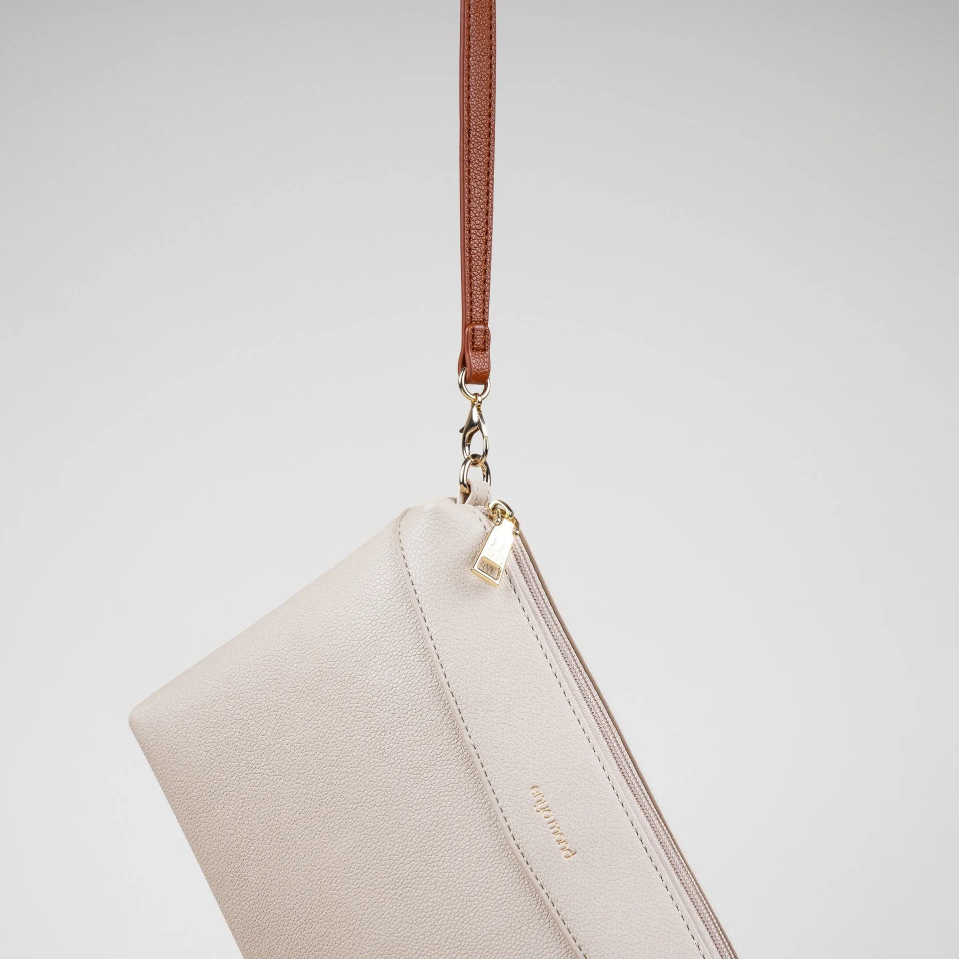 Enya Mond  Nova Clutch
