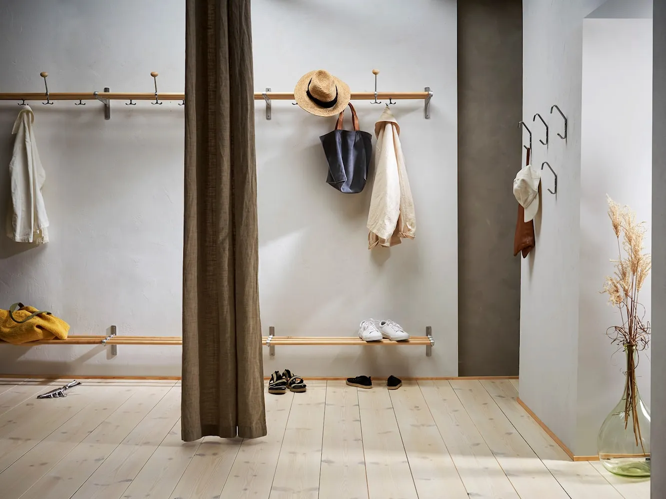 Essem Design Nostalgi Hat Shelf/Shoe Rack, Aluminium