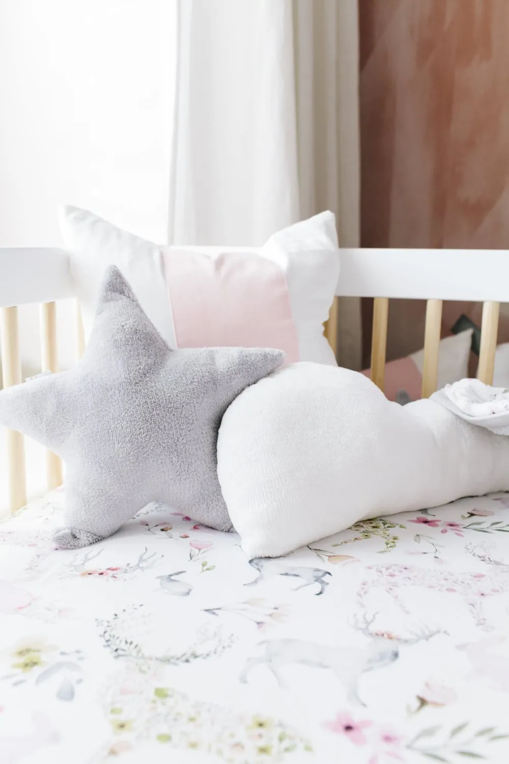 Oilo Fawn Jersey Crib Sheet